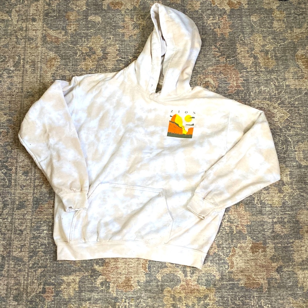 Buzz soon hoodie supper comfy light weight! Perfect for a cold evening outside!